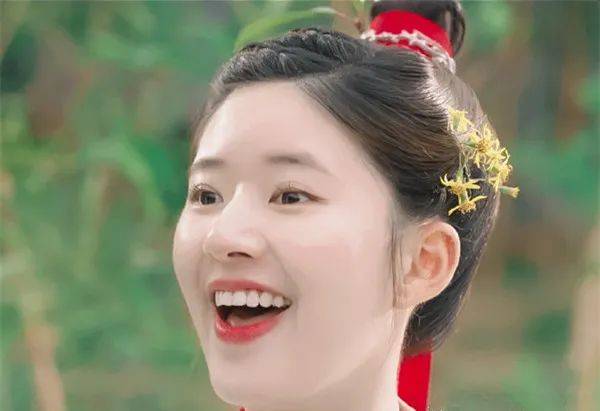 会演|驯鹿娱乐:赵露思新剧让人无语,只会演傻白甜说方言梗,太尴尬!