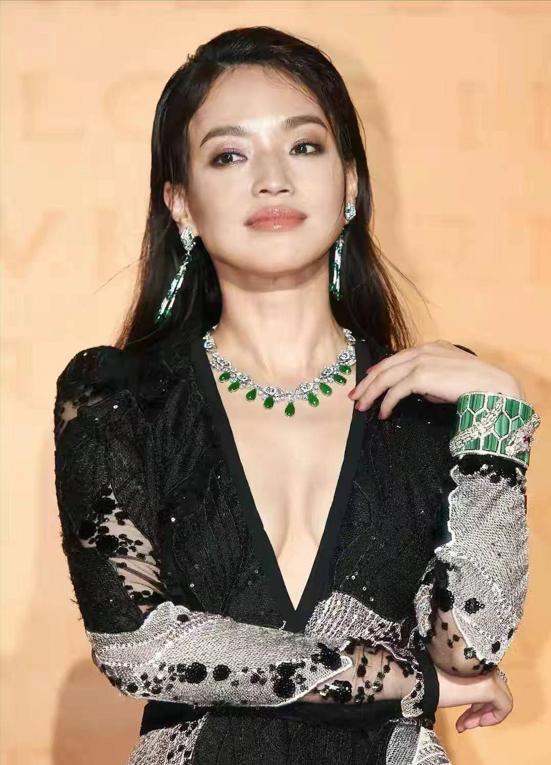 压群芳 48岁袁立让人看愣!一身大妈装身材臃肿肥胖好邋遢,70后女星少见