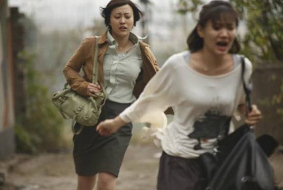 角色|郝蕾新剧开机照出炉！与王鸥宋丹丹同框似姐妹，西装难掩丰腴身材