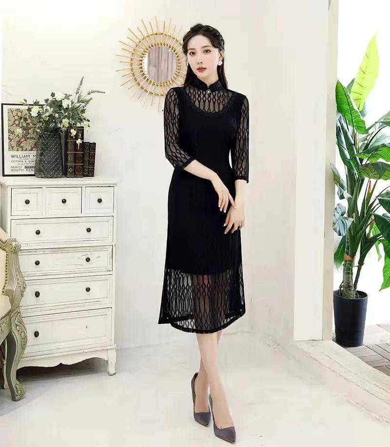 视觉 一条裸色蕾丝旗袍，给视觉带来新鲜的刺激感，会美的不要不要的！