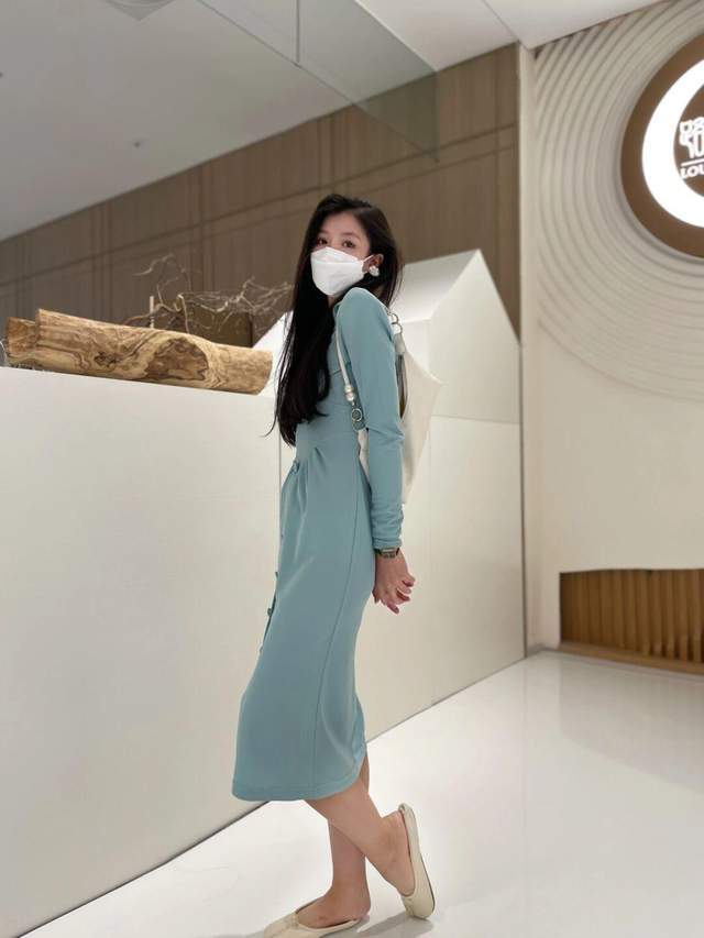 美眉 早秋的通勤风穿搭指南，学会这13套搭配技巧，让你越简单越高级