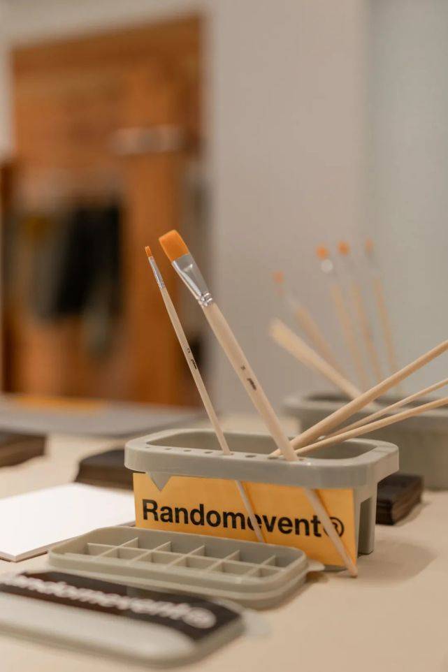 实验性 天猫开抢!Dickies新联名火爆首发现场,全渠道发售计划启动!