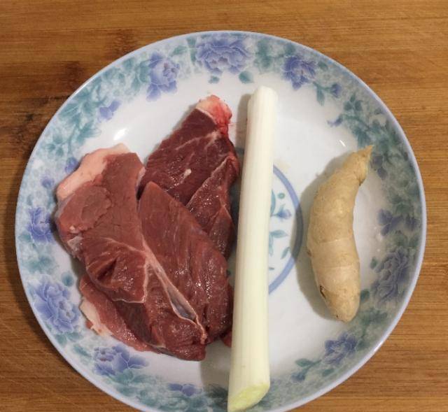 番茄洋葱牛肉卷 22e5213f951844ffbe5227b73216940e.jpeg