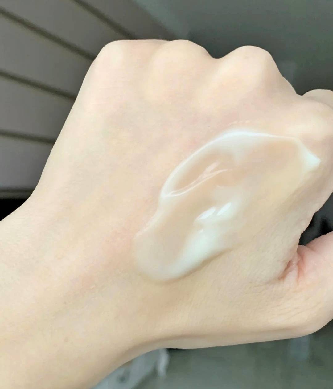 护肤品皮肤如何保湿补水效果好？值得入手的6套女生保湿水乳测评报告!