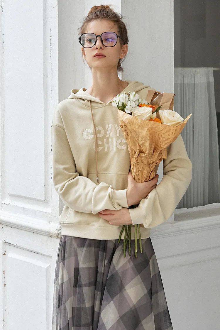 设计 秋天外套里面穿什么?这4种经典内搭让你一直美下去！