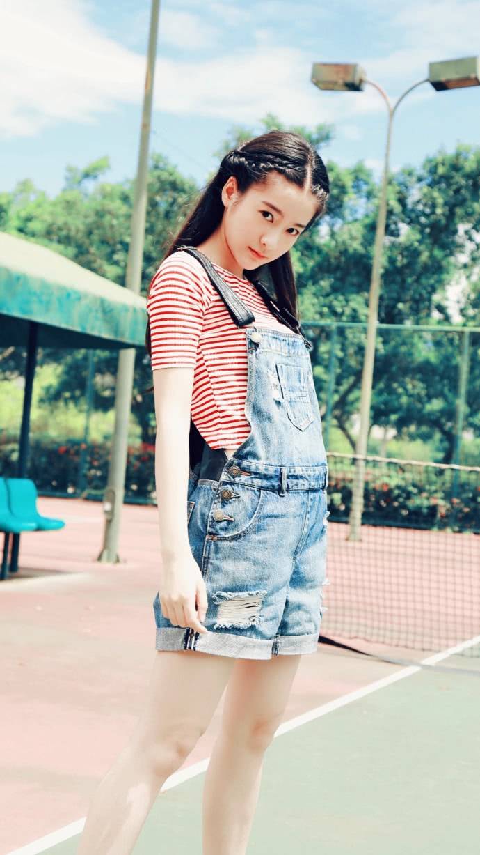 女神 张雪迎这样一条淘宝款也敢穿出街,网友:要不要这么节省