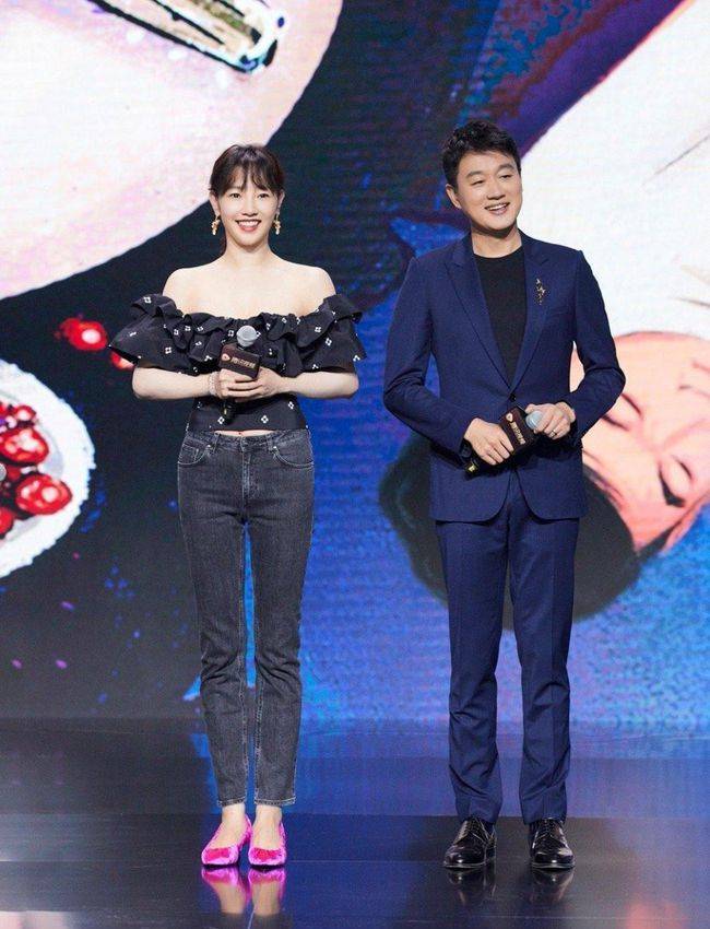 身材 白百何“高调”复出回归，露肩长裙秀出少女身材，30+状态也超赞