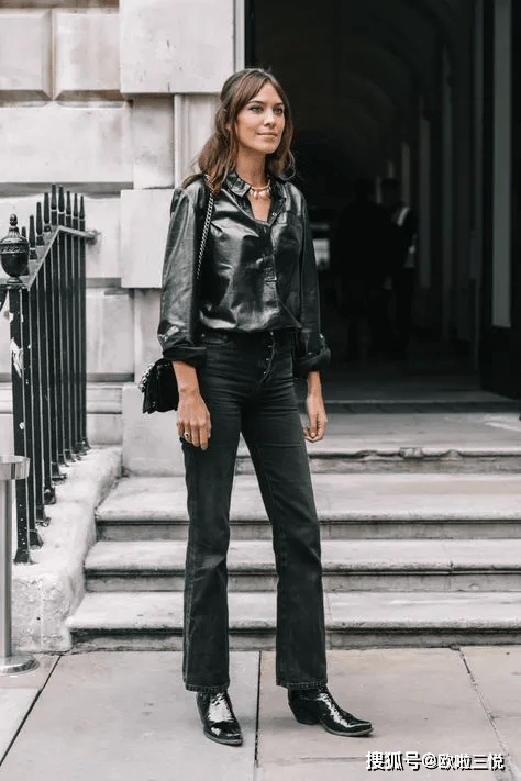 黑色 悦穿搭：全身黑色搭配，照样美又气质