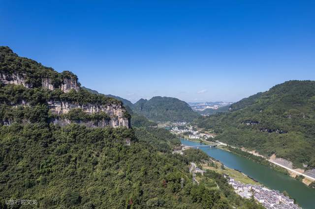 溶洞|贵州山川多神奇，铜仁的九龙洞，是在山腰中的巨大卡斯特溶洞