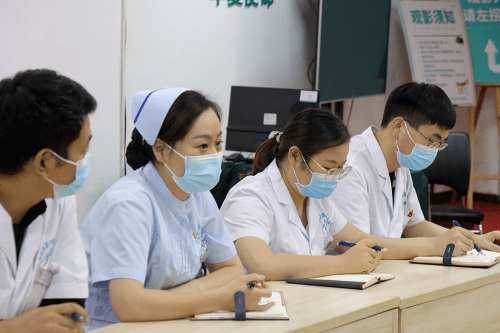 细胞|安徽合肥华夏白癜风医院开展临床技术研讨，强化白癜风学科建设