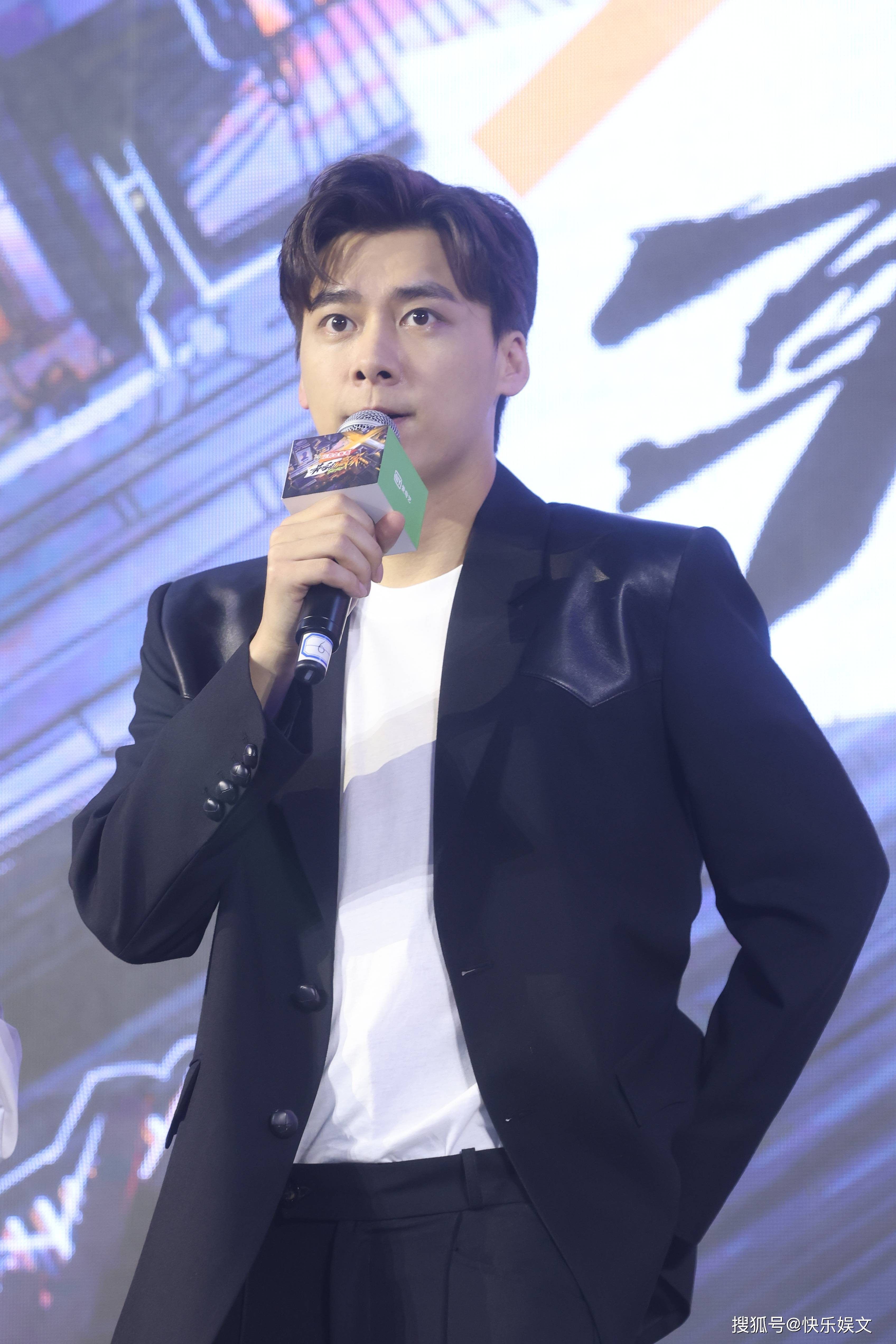 9月28日,李易峰在《最后的赢家》真人秀发布后上称,自己其实患上了