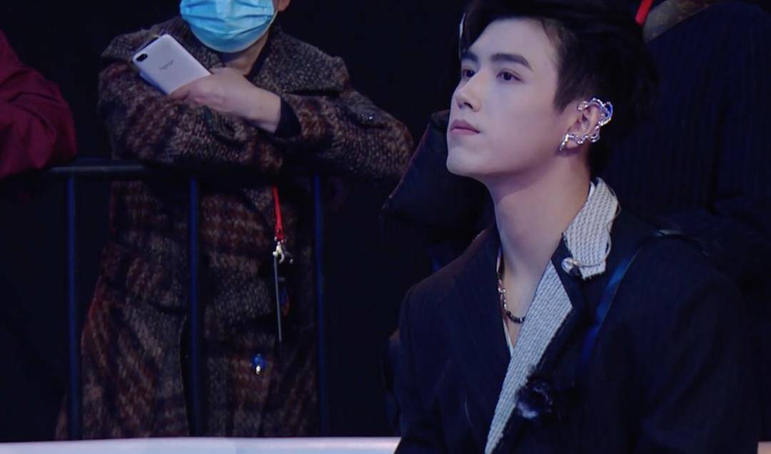 能力|陈凯歌陈飞宇父子传承的群嘲体质:能力弱心眼小、精致利己改国籍