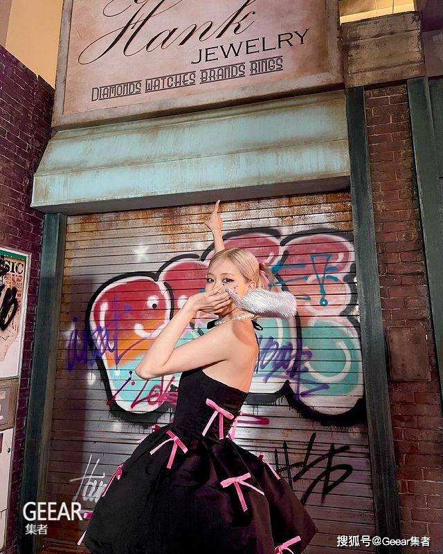 孝渊 韩星们也不约而同戴上这款项链：秋冬不能错过的珍珠首饰！