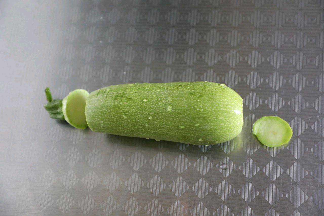 人体|早起10分钟,给家人做茭瓜鸡蛋饼,鲜嫩可口,卫生还省钱