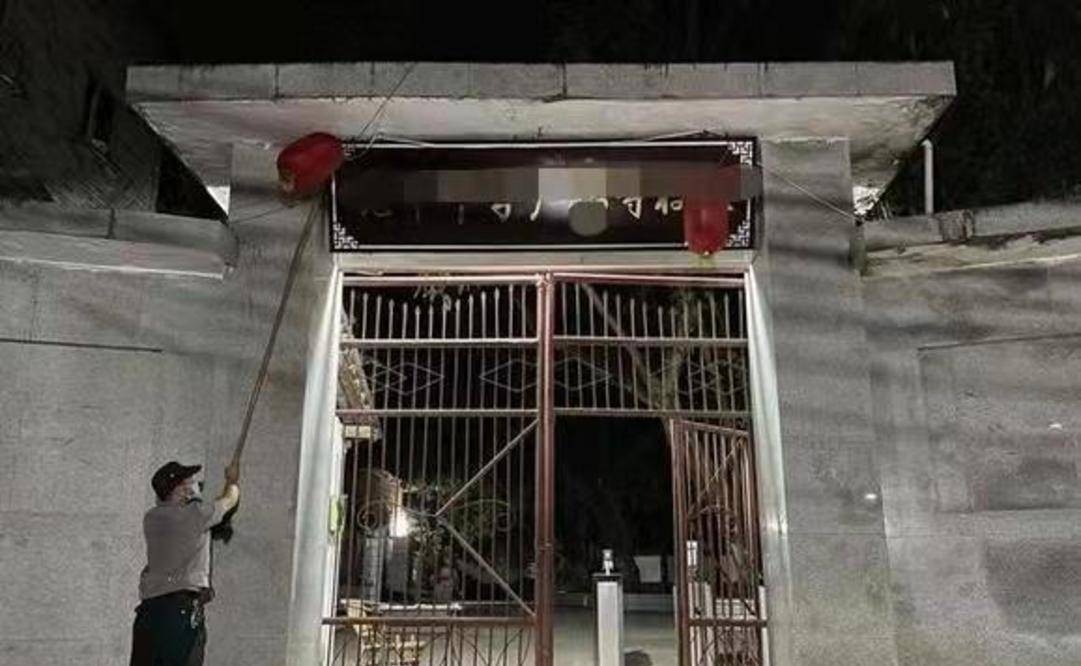 规矩|四川14岁女孩被楼长学姐体罚150个下蹲致残，学校：楼长无权体罚