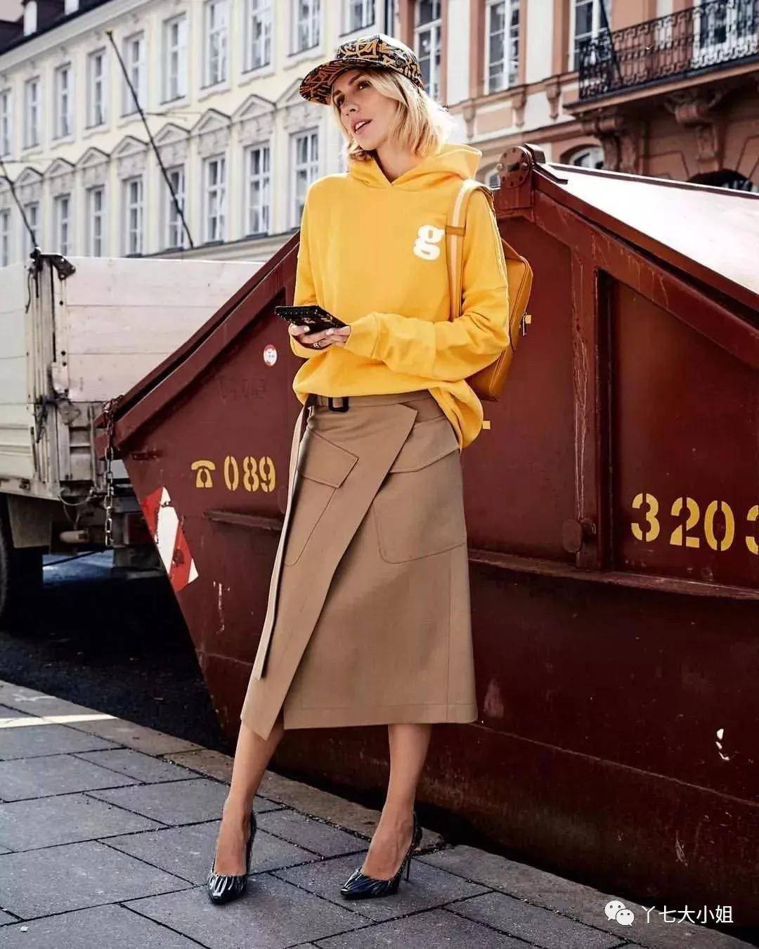 整体 十月份的裙子，这条廓形裙最好穿~