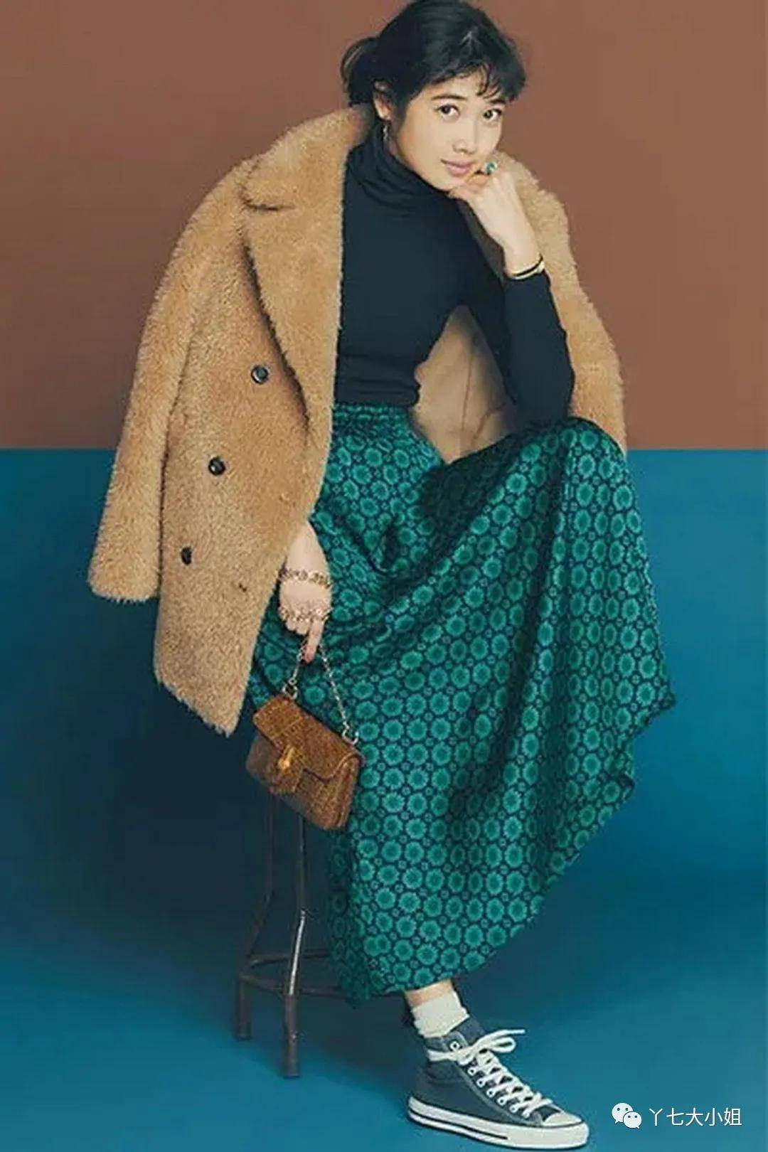 整体 十月份的裙子，这条廓形裙最好穿~