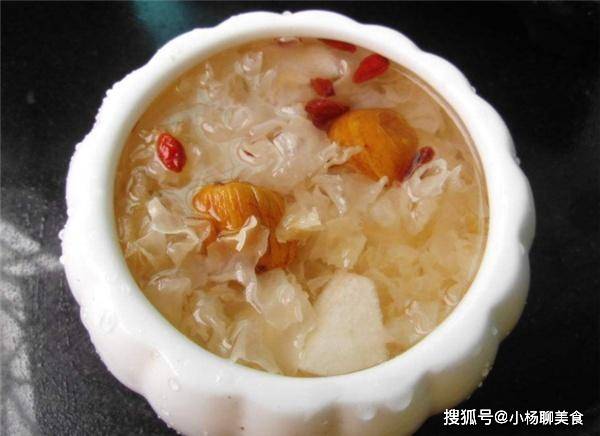 银耳汤怎么煮的好吃 a8af7b14ec4140c29bb73b1f0bc1429f.jpeg