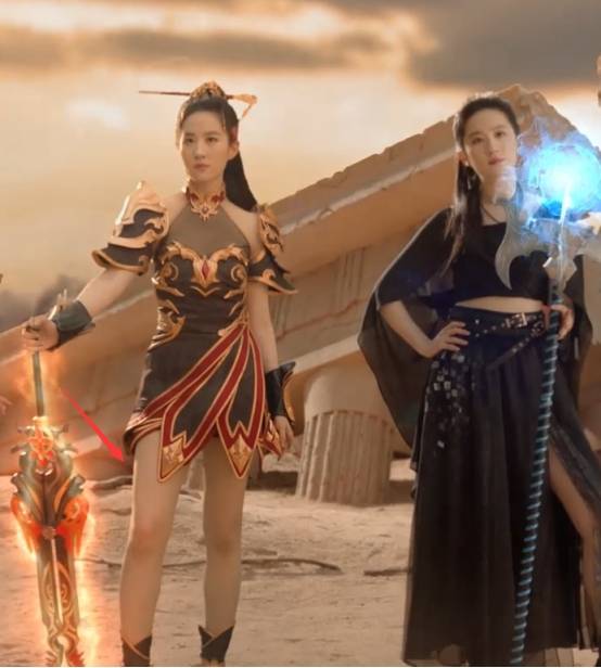 其美背 40岁柳岩豪宅内穿紧身裙热舞,胸前镂空身材火辣,真实身高被质疑