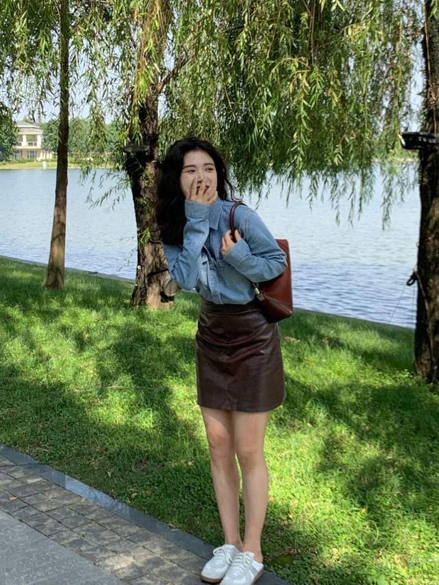 小个子 西装外套怎么穿出高级感?不如搭配半身裙,优雅时尚又能提升气质