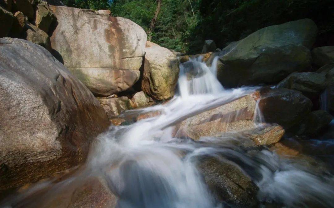 王啸|溪流欢腾、飞瀑如练，秋雨过后，济南这些原生态山水秘境美爆啦！