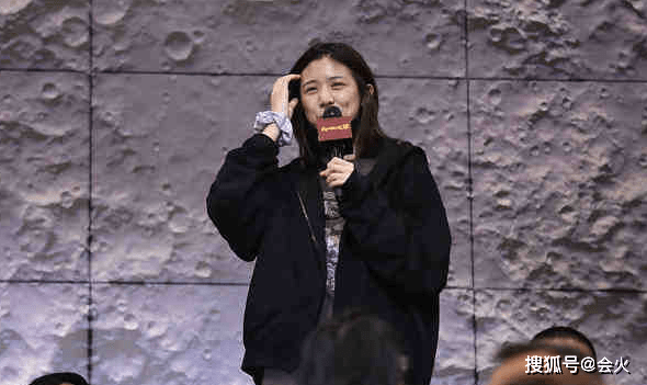 画面汪峰带大女儿为章子怡助力！感慨老婆太辛苦，夫妻隔空飞吻好甜蜜