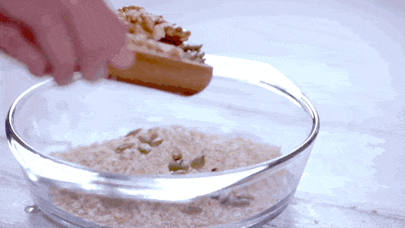 酸奶加麦片会胖吗 7c0847fb2258457393f62fce9eaa57b3.gif