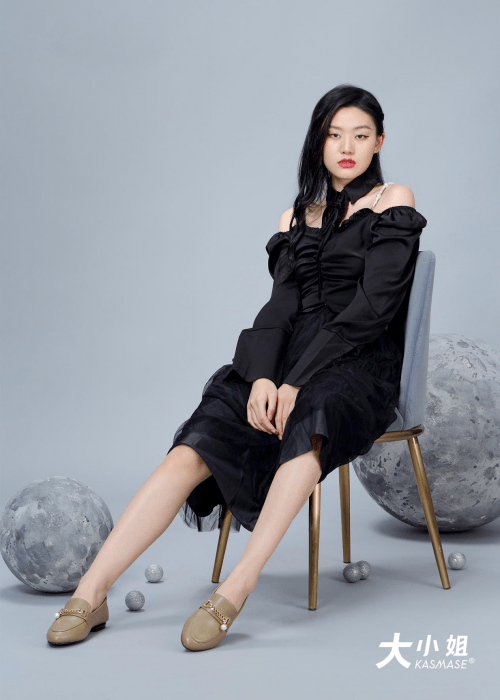 大小姐 4重升级设计，舒适新王者！大小姐Kasmase大码女鞋春款初恋乐福鞋来了