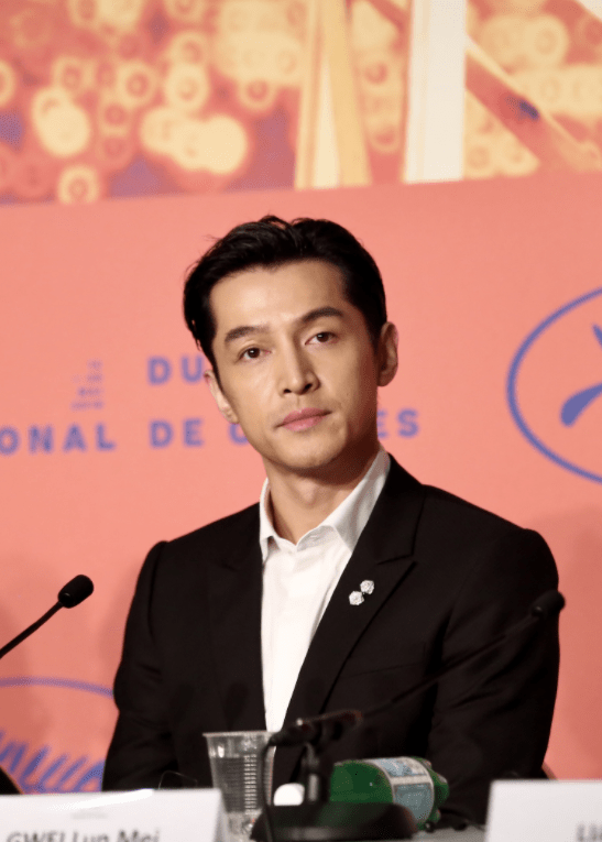 原创正能量偶像实践者胡歌 青海拾荒时代青年寸土寸心