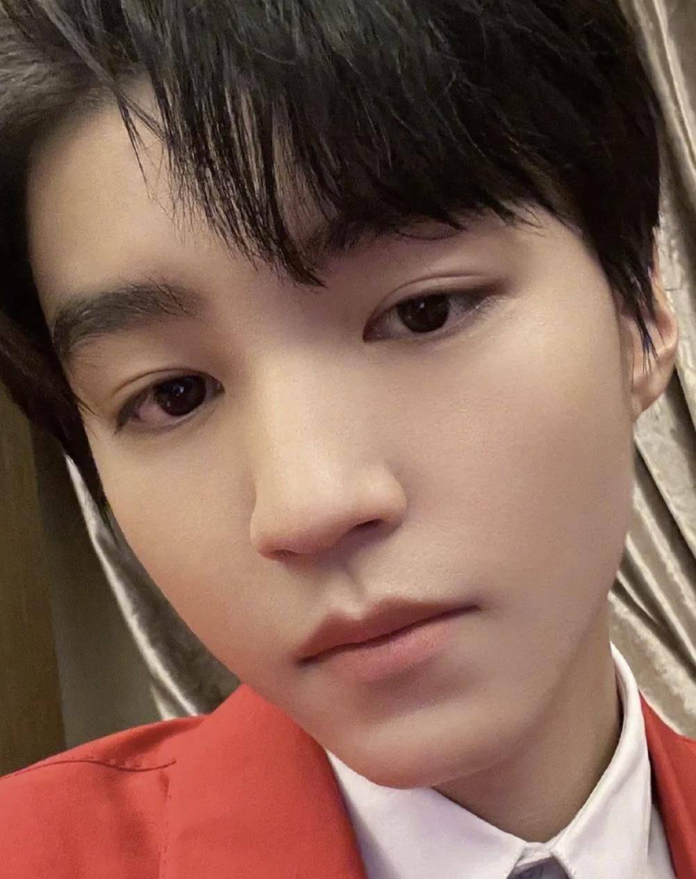 下巴TFBOYS最帅的王俊凯,有没有不服气的?