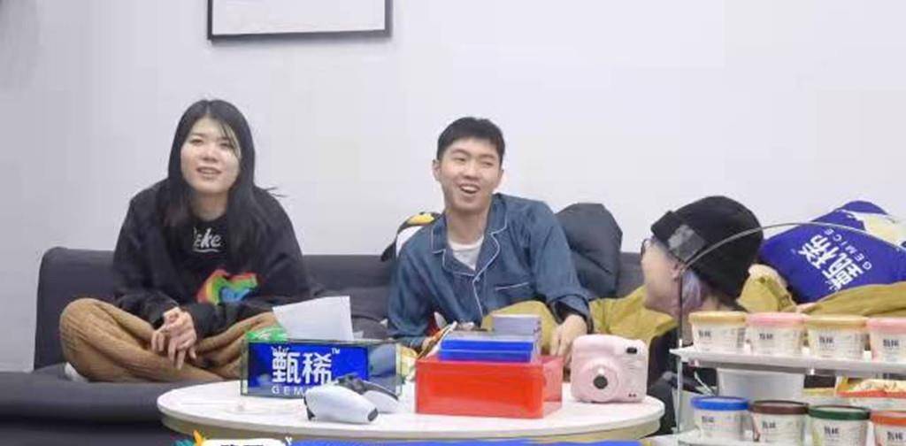 蒙恩|《脱口秀大会》半决赛名单已出炉，杨蒙恩晋级，疑李诞力挺惹争议