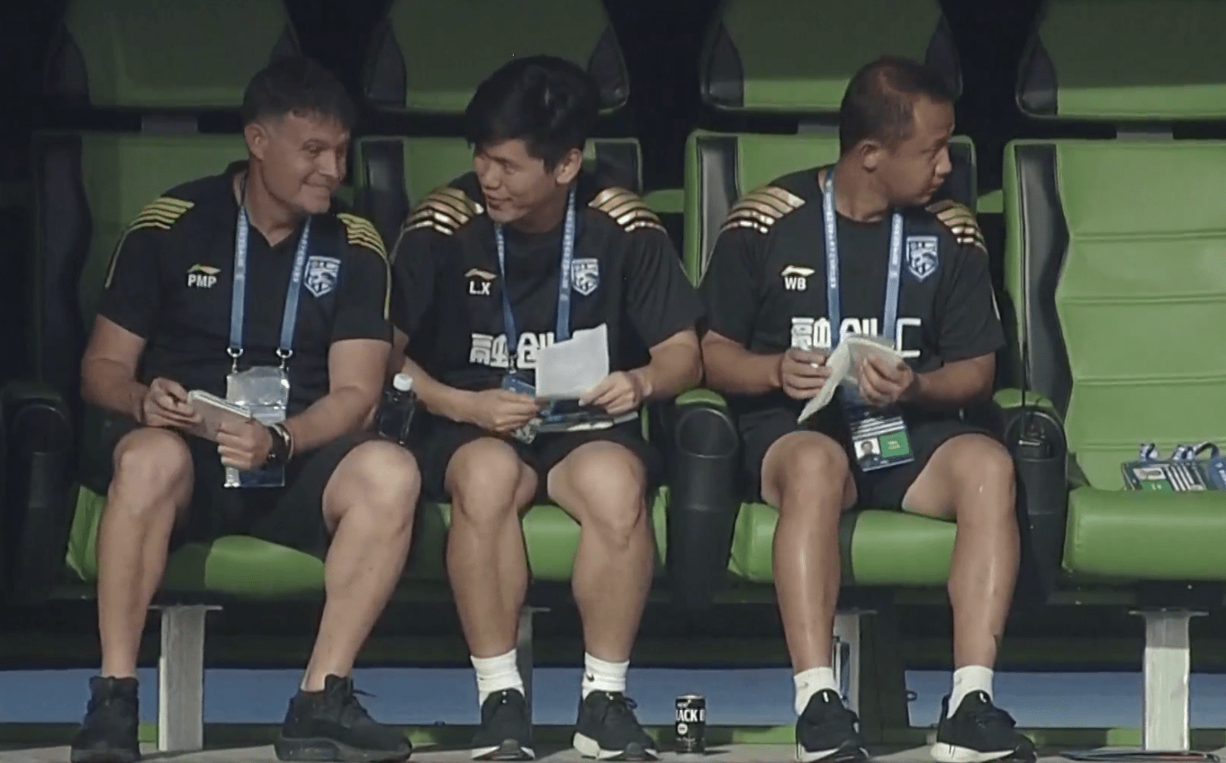 点球|2-0！中甲巨大争议，武汉三镇获“莫须有”点球，迎9连胜