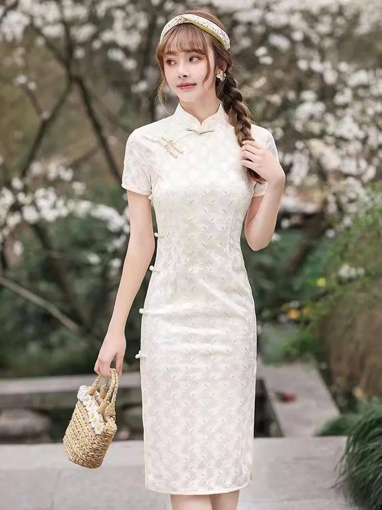 文章 天呐，她真敢穿！现代改良旗袍连衣裙+高跟鞋，美的不可思意！