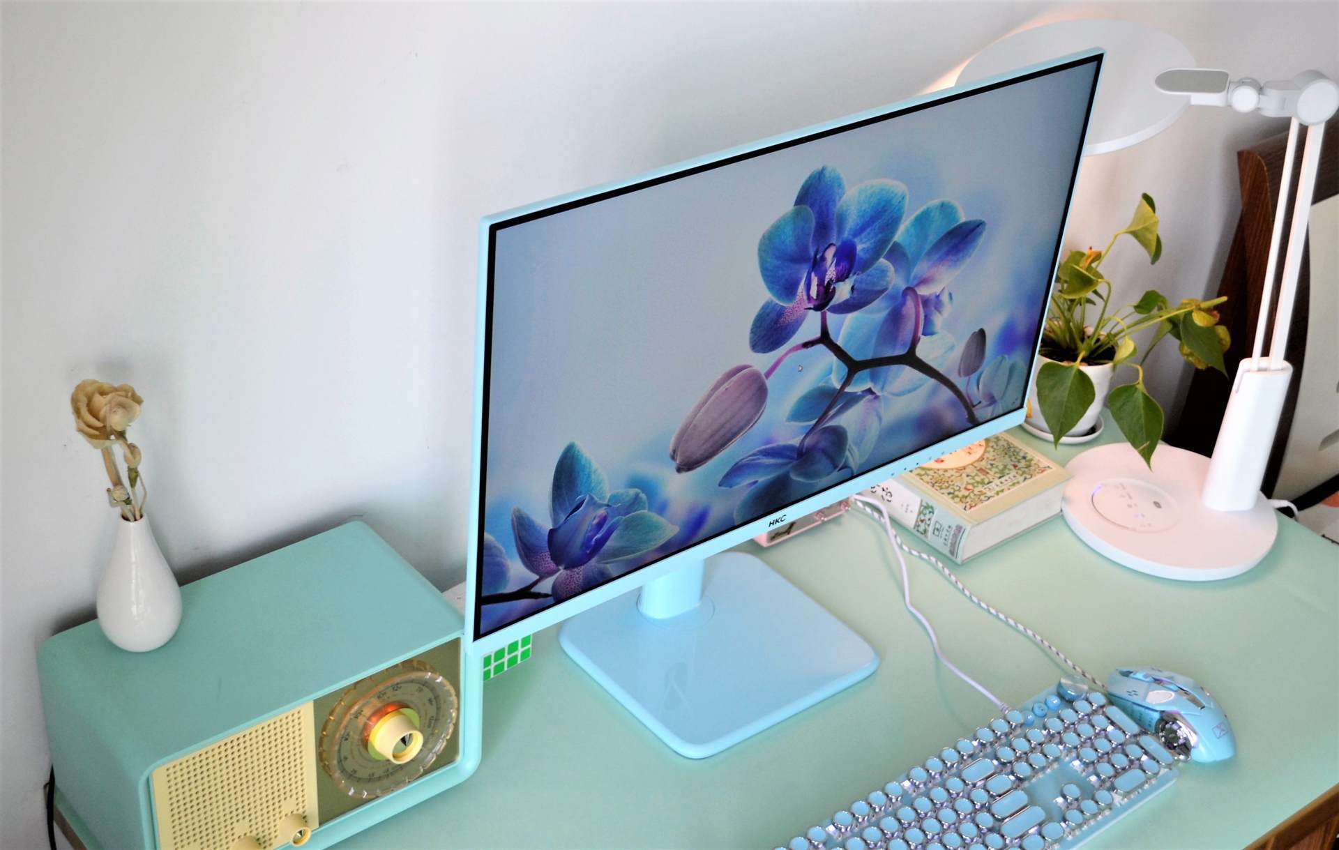 如何拯救桌面美学呢?pg27p3显示器上线,治愈你往后每个瞬间_电竞
