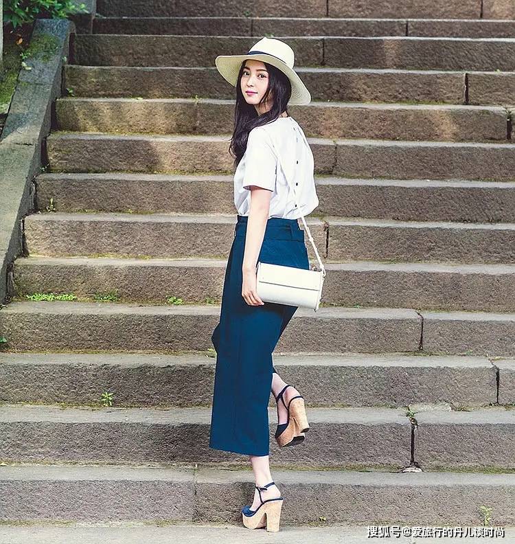 佐佐木希 “日本素颜最美女星”佐佐木希的百变时尚穿搭,每一套都好看