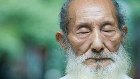 并发症|既想控制好血糖，又要预防糖尿病并发症，很简单要杜绝这3个习惯