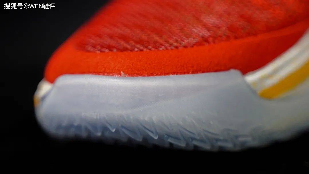 旗舰 黔驴技穷？连旗舰都不上心的AJ36有啥亮点？