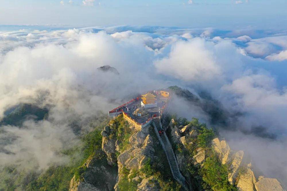 ▼日出,云海,佛光齐现洛阳白云山10月2日早晨雨后放晴,天朗气清拍摄