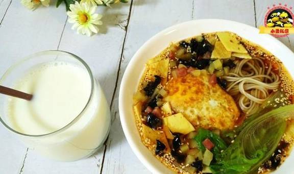 做法|天冷了，这早餐多做给孩子吃，酸爽开胃又营养，一碗下肚，超满足