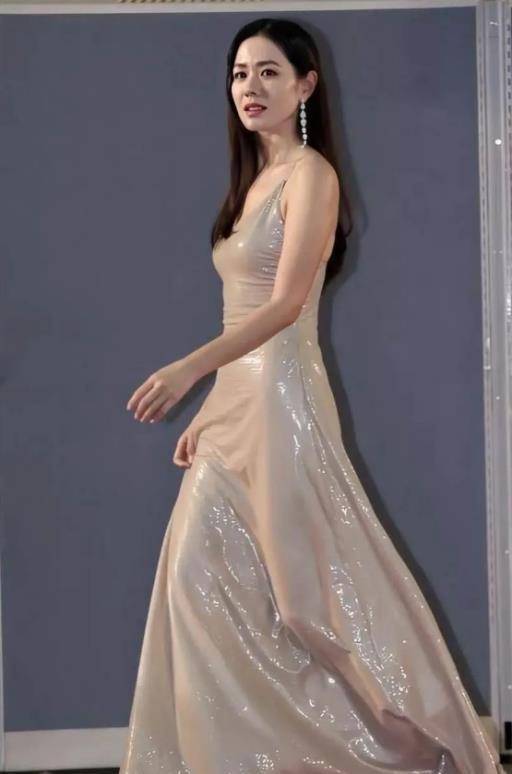 设计 孙艺珍气质真到位，驼色大衣也能穿出女神范，街拍照也太抢镜了