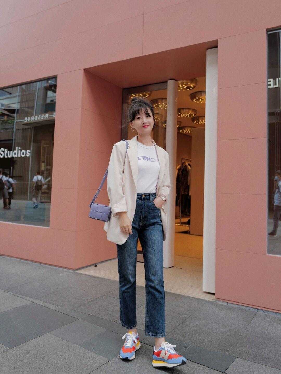 女生 身高不占优势的女生，应该怎样穿搭才会更气质一点呢？