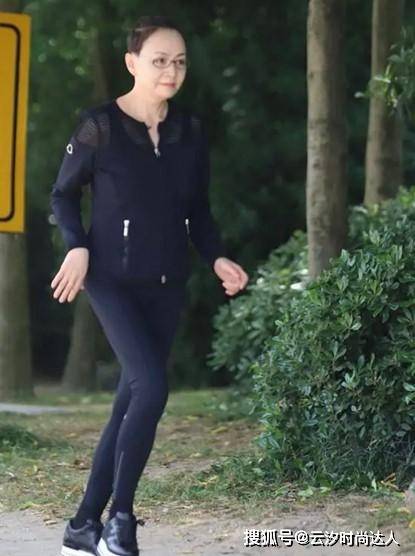 配饰 宋丹丹“原装脸”就是抗老，60多岁还能美出新高度，太厉害了