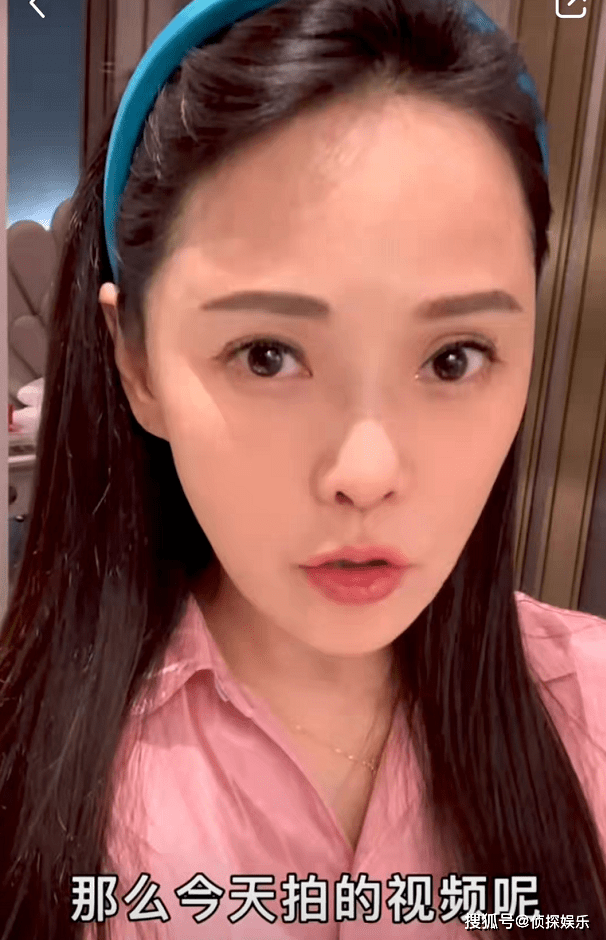 女神53岁伊能静罕见公开全素颜，皮肤白皙无皱纹，被赞充满少女感