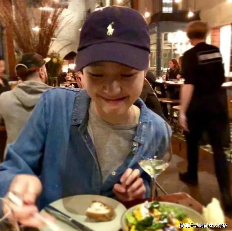 Chanel 遭男友劈腿再遇真爱，换100+时髦Look！30岁的她，靠什么俘获男神？