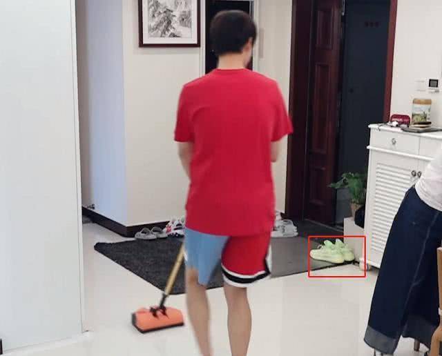 魏大勋 杨幂魏大勋第三次被发现穿同款鞋，他们关系比大家想象的要亲密