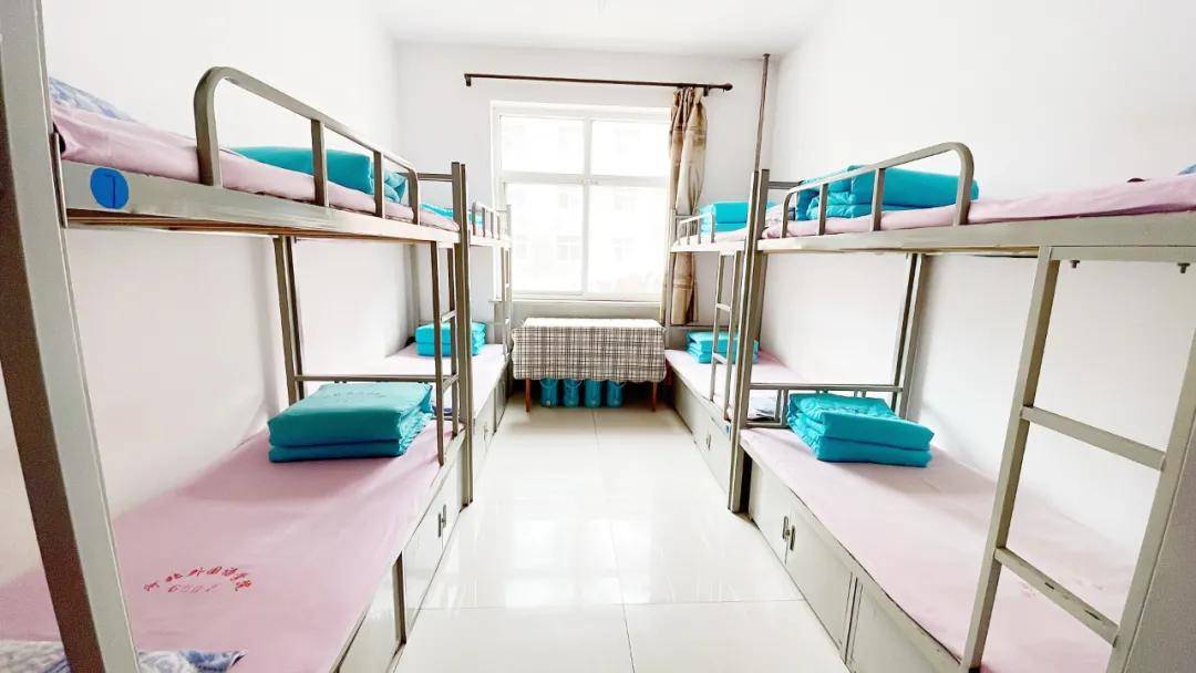 学生宿舍照片储物柜河北外国语学院2021年10月5日返回搜狐,查看更多