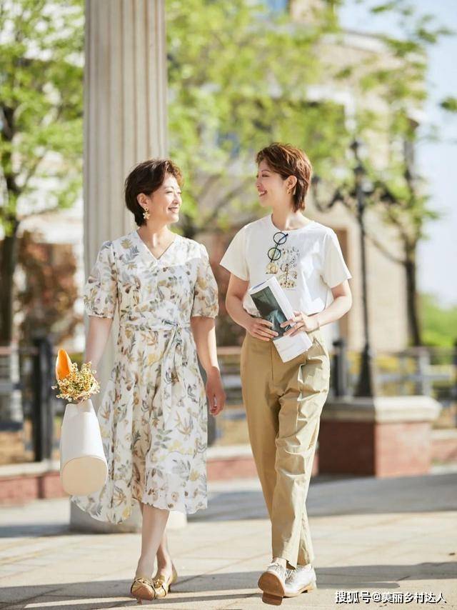细节 中年女人穿衣如何避开路人感?学会“设计感”穿搭,时髦又有气质