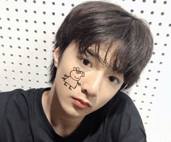 原创他被称"西南最帅小学生",却因现身重点高中受争议,网称九漏鱼