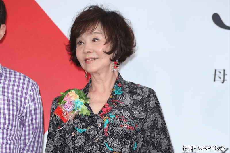 归亚蕾的短发,才是奶奶辈最适合的减龄发型,时髦优雅端庄大气