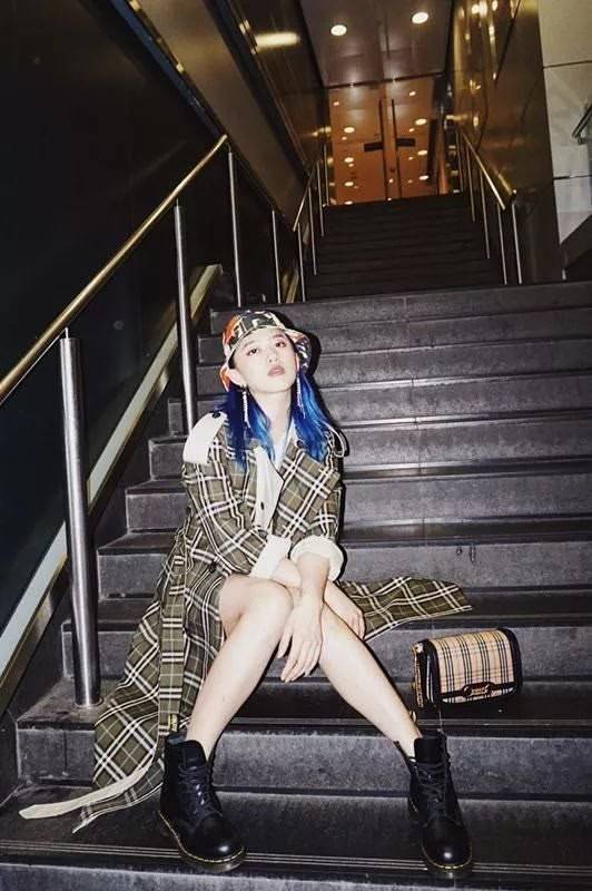 贝雷帽 拯救秋季大风天，你需要一款时髦帽子，曾之乔沈月都在用它凹造型